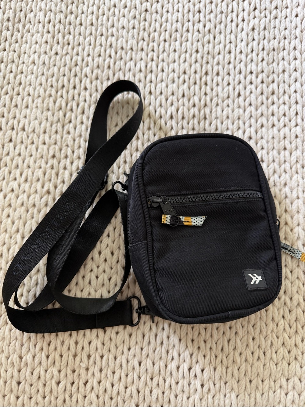Thread Wallets Crossbody Shoulder Bag